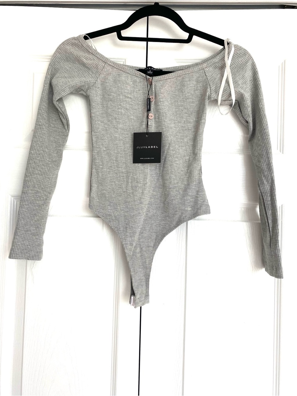 JLUXLABEL Ribbed Off-Shoulder Long-Sleeve Bodysuit in Light Gray
